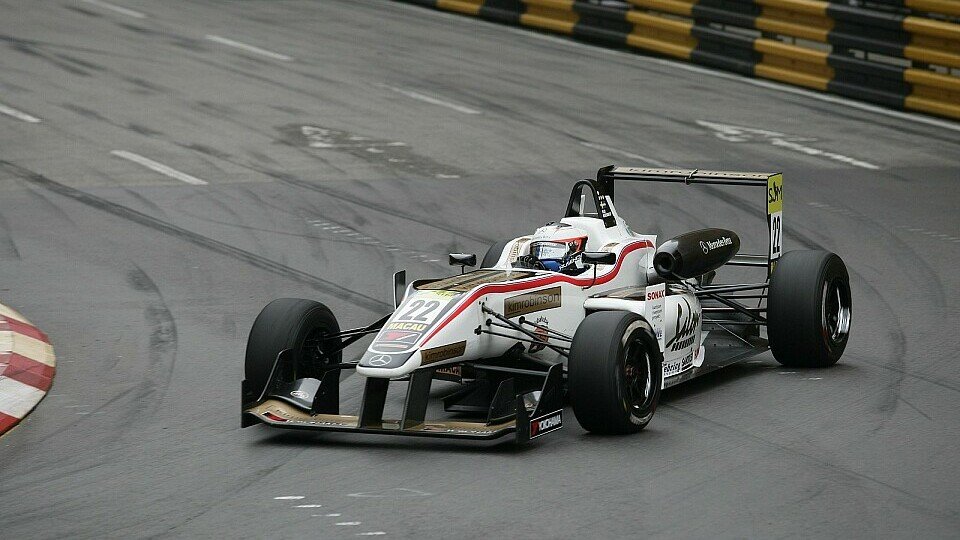 Felix Rosenqvist nimmt den Macau Grand Prix aus der ersten Reihe in Angriff, Foto: Formula 3 Euro Series