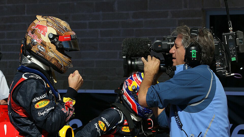 Ob Finger oder die ganze Faust: Sebastian Vettel steht 2012 zum 6. Mal auf Pole, Foto: Sutton