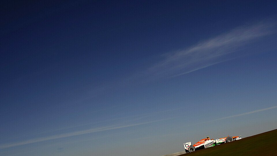 Am Samstag gab es blauen Himmel über Texas - und einen schnellen Nico Hülkenberg, Foto: Sutton