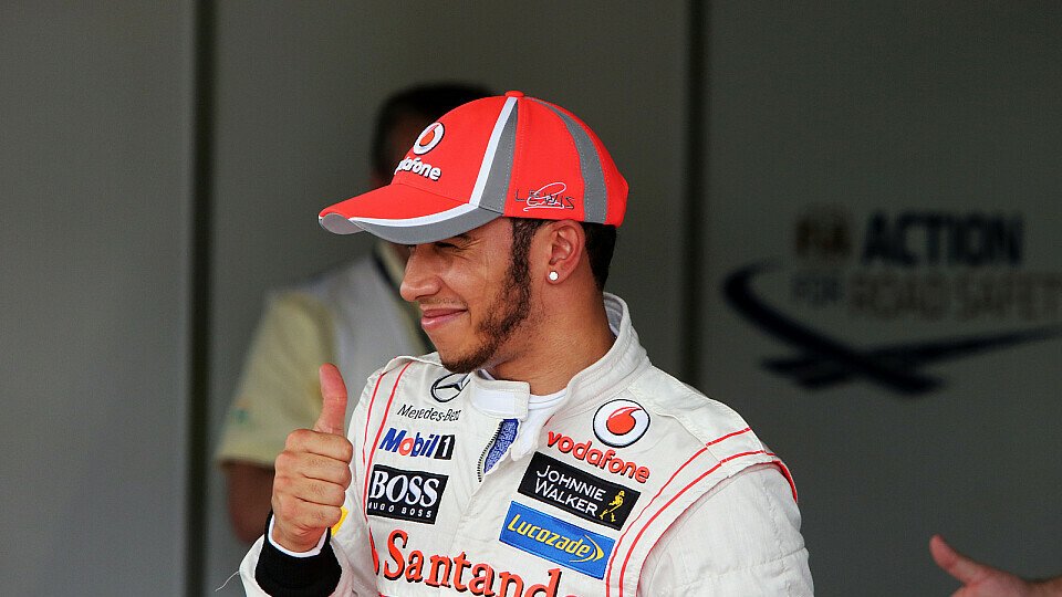 Lewis Hamilton freut sich über seine letzte Pole für McLaren, Foto: Sutton