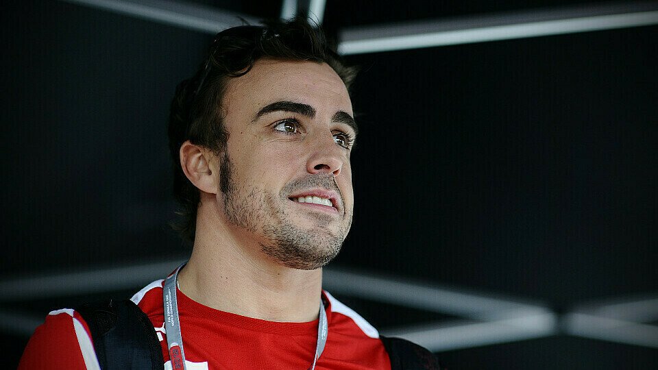 Alonso ist mit dem Vorgehen Ferraris zufrieden, Foto: Sutton