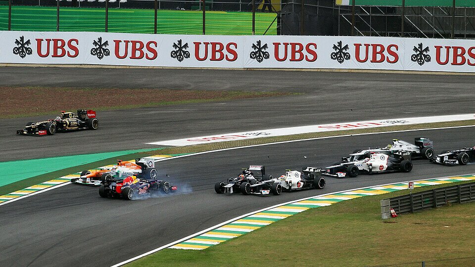 Alexander Wurz sieht Bruno Senna nicht allein in der Schuld für den Startunfall mit Sebastian Vettel, Foto: Sutton
