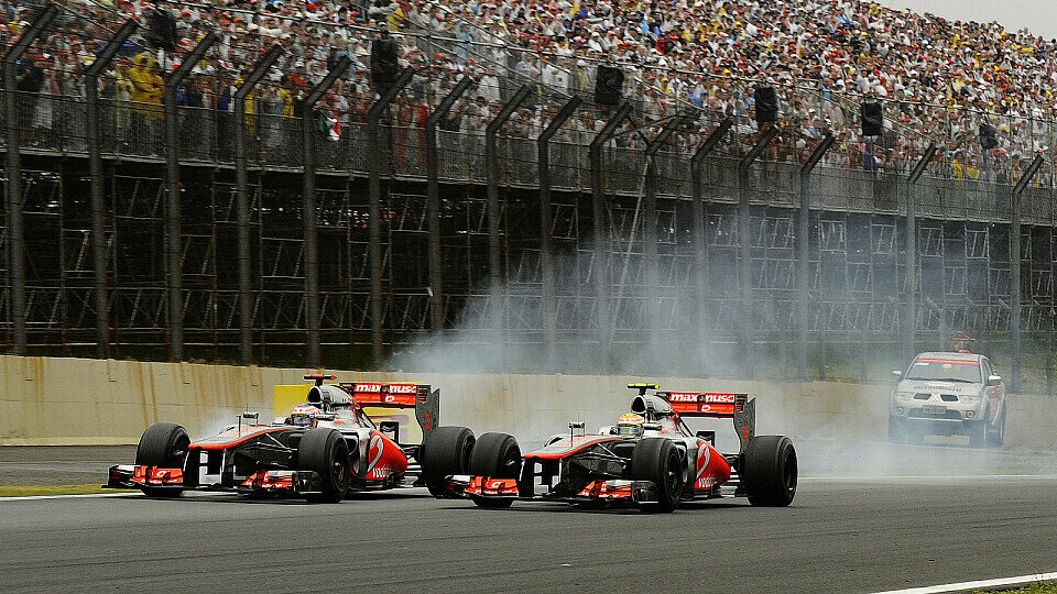 Jenson Button vermisst den Antrieb durch Lewis Hamilton, Foto: Sutton
