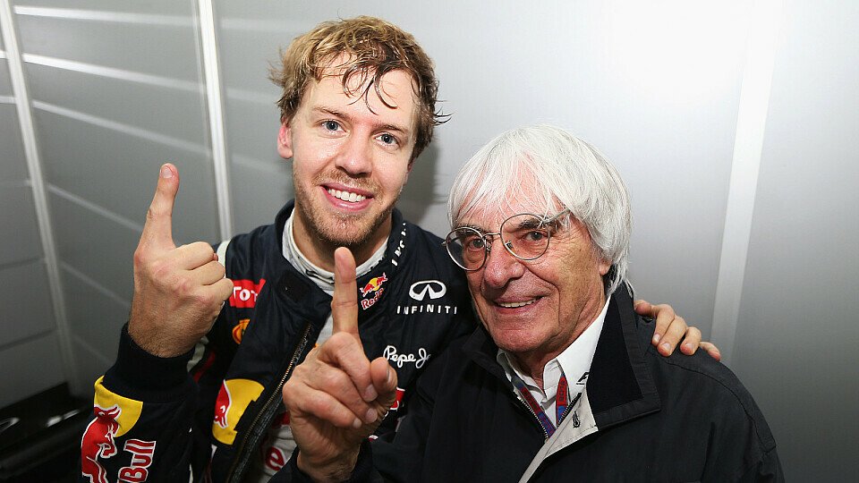 Man kennt und mag sich: Bernie Ecclestone mit Sebastian Vettel, Foto: Red Bull