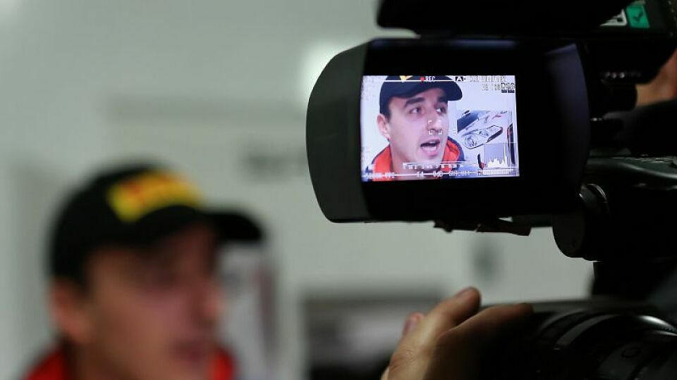 Robert Kubica fällt es schwer, im Fernsehen ein Formel-1-Rennen zu verfolgen, Foto: Citroen