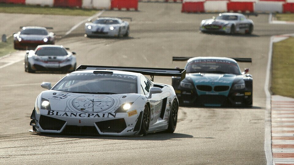 Die FIA-GT-WM im Vorjahr auf dem Circuito de Navarra, Foto: SRO