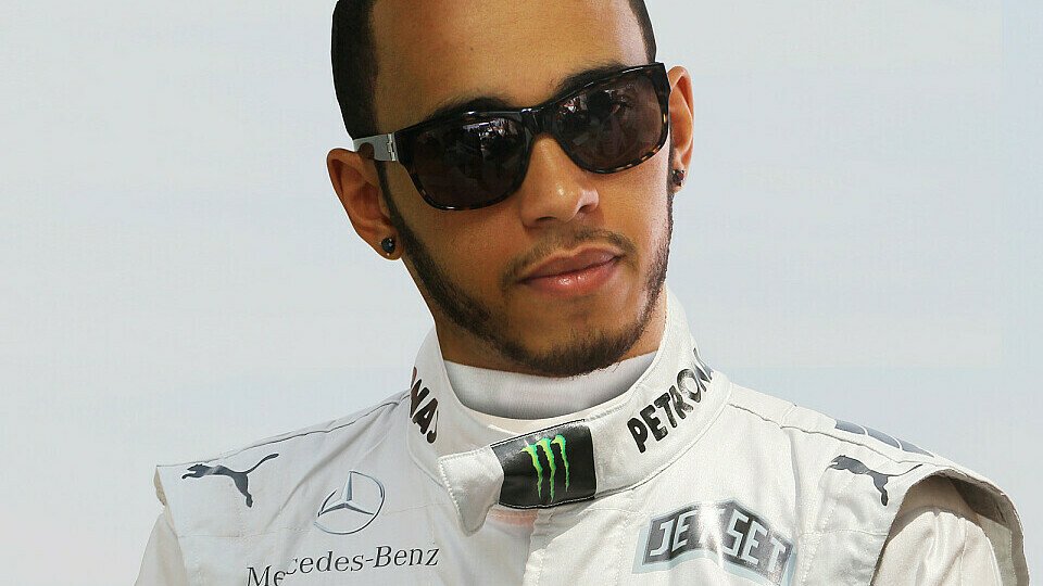 Motorsport-Magazin.com hat mit einer Fotomontage den Ausblick gewagt: Hamilton im Mercedes-Overall, Foto: adrivo Sportpresse/Sutton