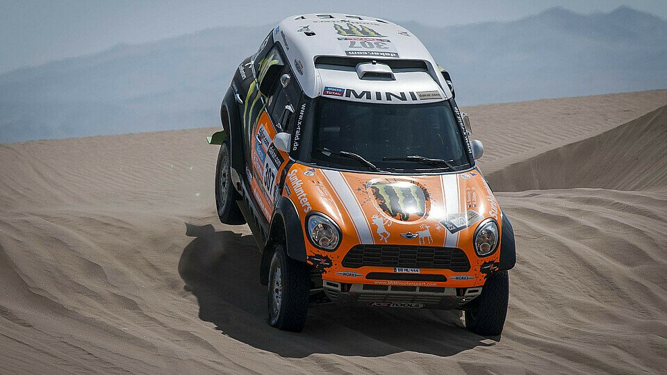 Das X-raid Team feiert den ersten Tagessieg bei der Rallye Dakar, Foto: X-raid