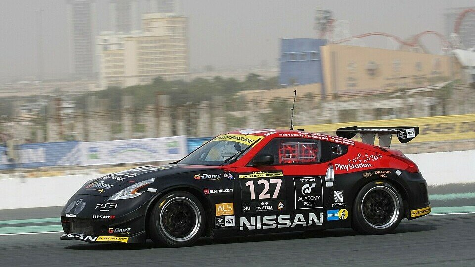 Ein GT-Academy-Nissan bei den 24 Stunden von Dubai, Foto: Creventic