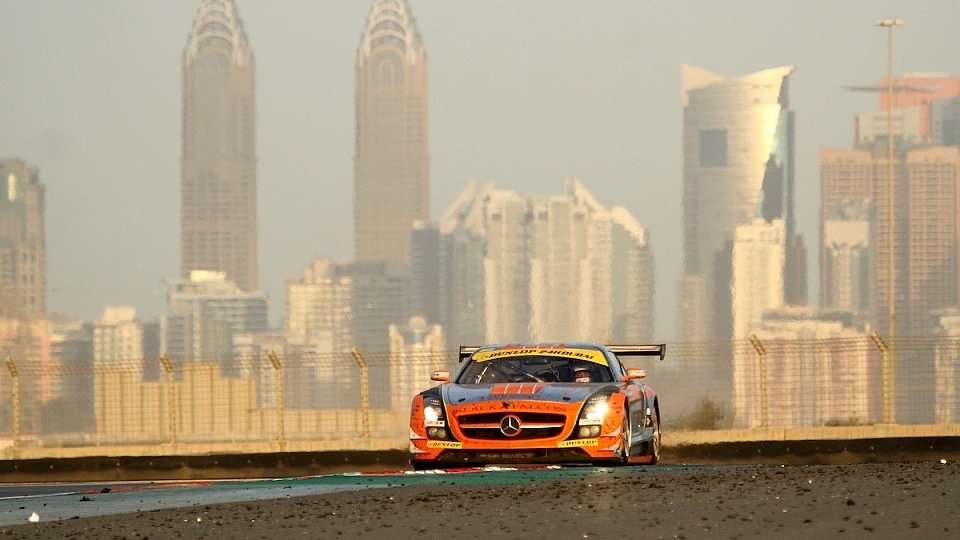 Mitte Januar geben die Teams wieder in Dubai Gas, Foto: Sutton