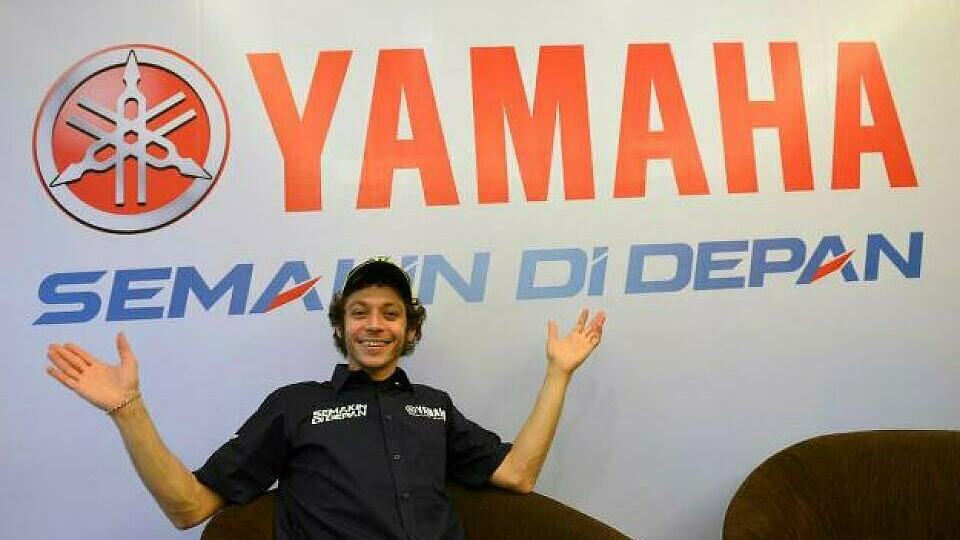 Carmelo Ezpeleta ist von Valentino Rossi überzeugt, Foto: Yamaha