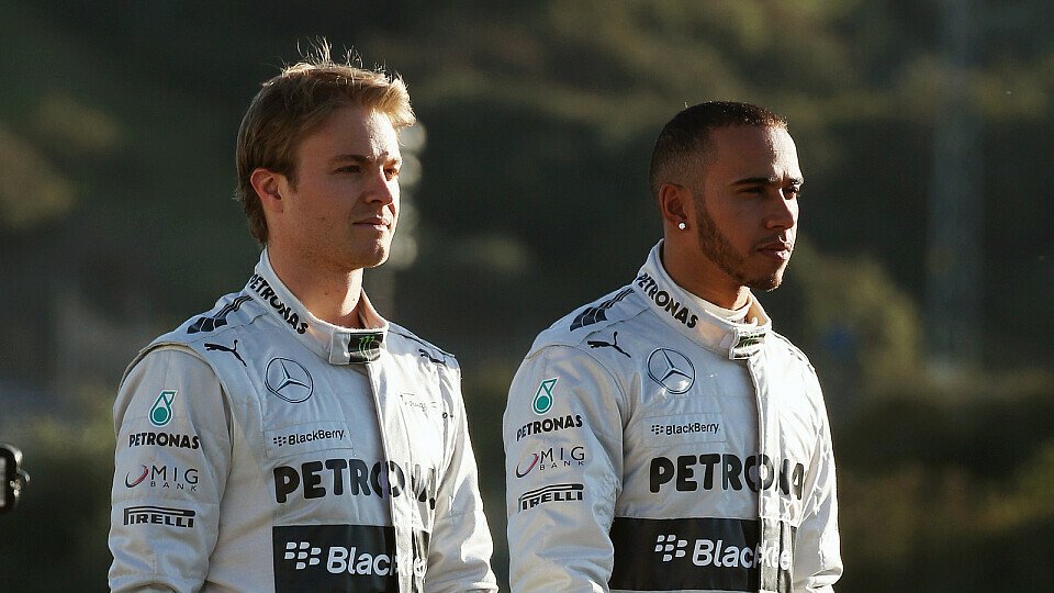 Ziehen 2013 erstmals gemeinsam für Mercedes in die Schlacht: Rosberg & Hamilton, Foto: Sutton