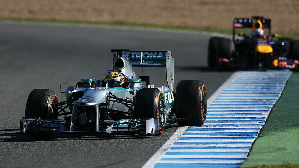 Lewis Hamilton hat sich ein erstes Bild gemacht - die Mercedes-Truppe will sein Feedback nun umsetzen, Foto: Sutton