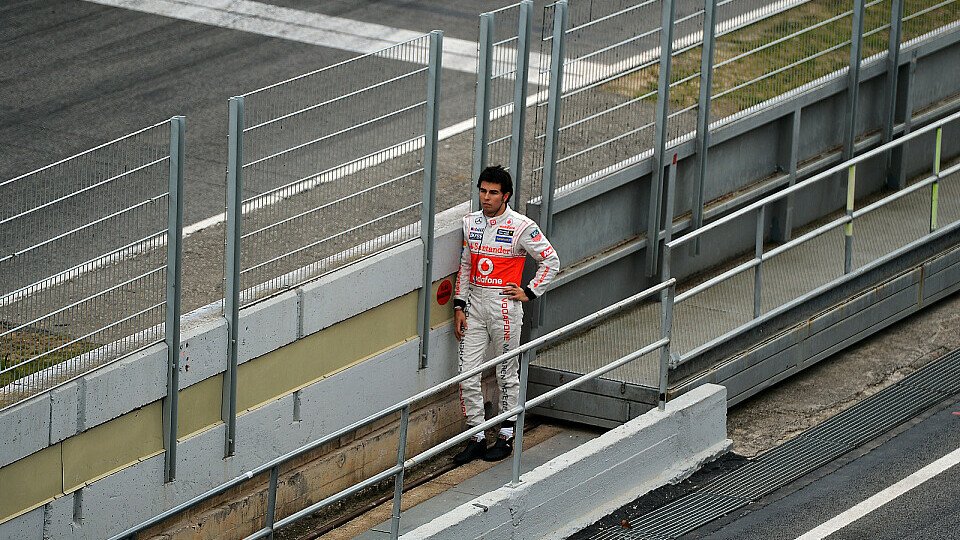 Noch steht Sergio Perez bei McLaren ziemlich allein da - der Fokus liegt scheinbar auf Jenson Button, Foto: Sutton