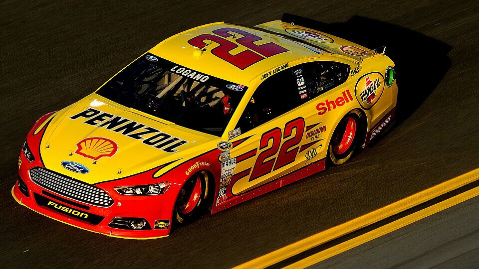 Joey Logano siegt und macht einen Riesenschritt Richtung Chase 2013, Foto: NASCAR