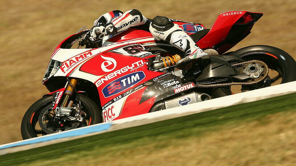 Ayrton Badovini will zum Europaauftakt richtig angreifen, Foto: SBK Ducati Alstare
