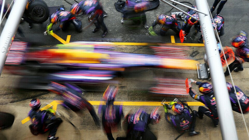Die 'Bullen' waren die Schnellsten bei den Boxenstopps, Foto: Sutton Die 'Bullen' waren die Schnellsten bei den Boxenstopps, Foto: Sutton