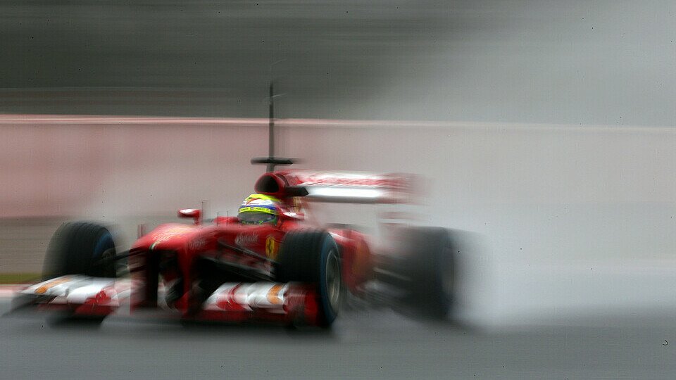 Felipe Massa pflügte durch den Regen, Foto: Sutton