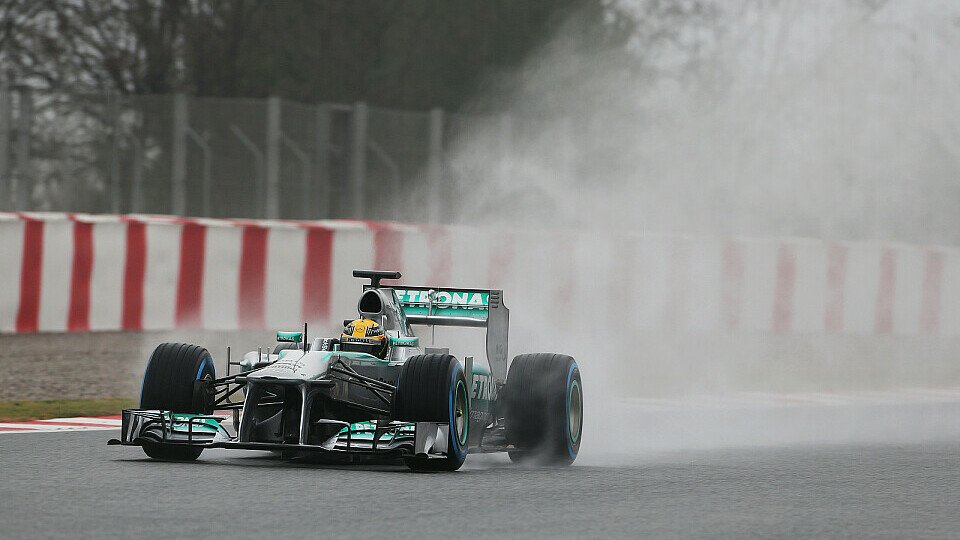 Lewis Hamilton nutzte den Regen aus, Foto: Sutton