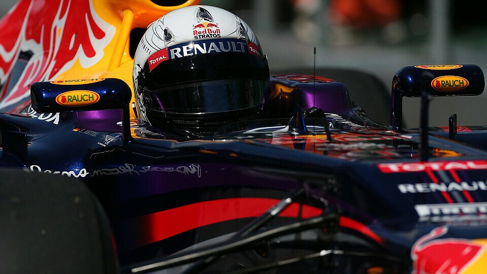 Vettel gibt in Australien mit zwei Bestzeiten den Ton an, Foto: Sutton