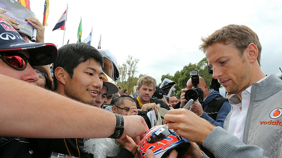 Jenson Button nimmt sich gerne Zeit für seine Fans, Foto: Sutton