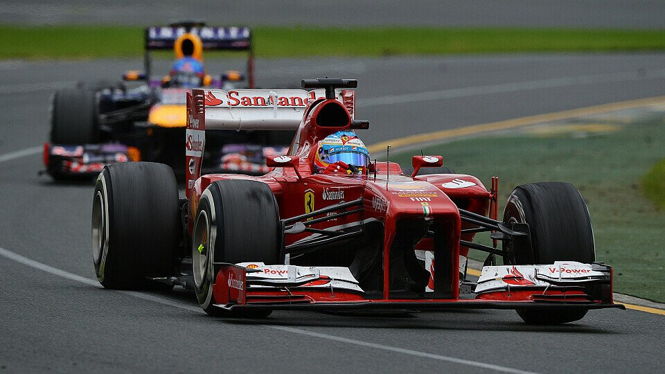 Alonso hatte gegen Vettel die Nase vorne, Foto: Sutton
