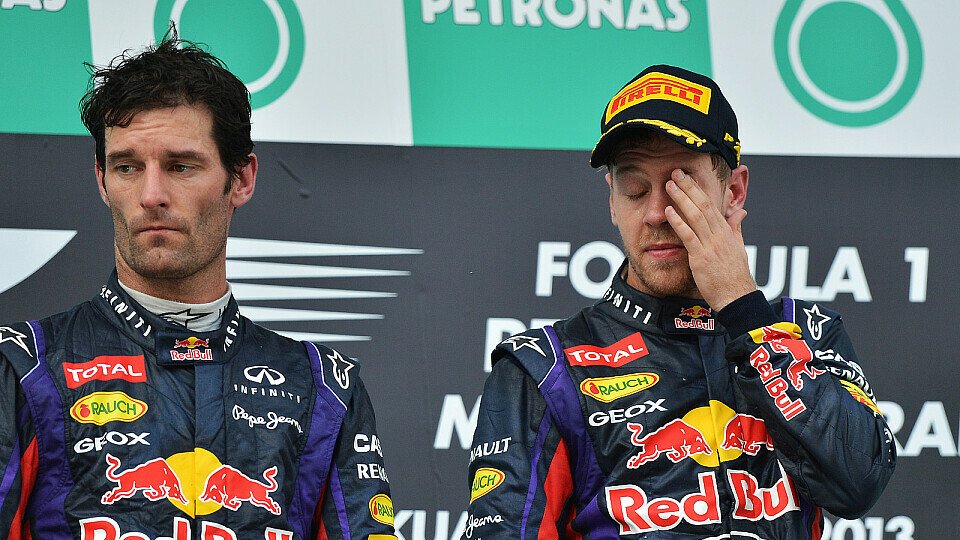 Vettel und Webber hatten sich nach der Zieldurchfahrt nicht mehr viel zu sagen, Foto: Sutton