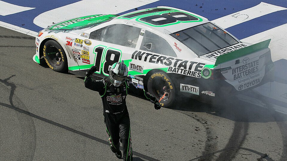 Zweiter Fontana-Sieg für Kyle Busch, Foto: NASCAR