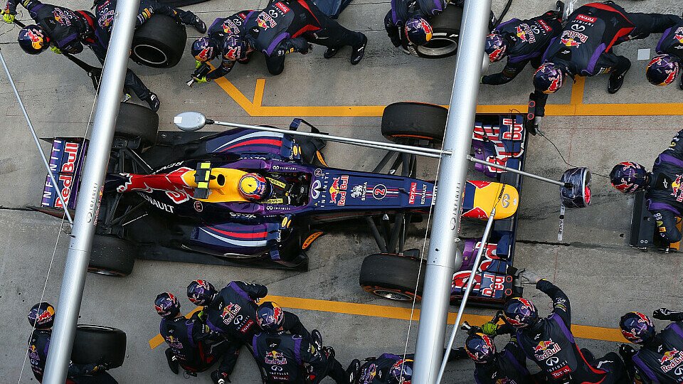Mark Webber darf sich über den schnellsten Boxenstopp der F1-Geschichte freuen, Foto: Sutton
