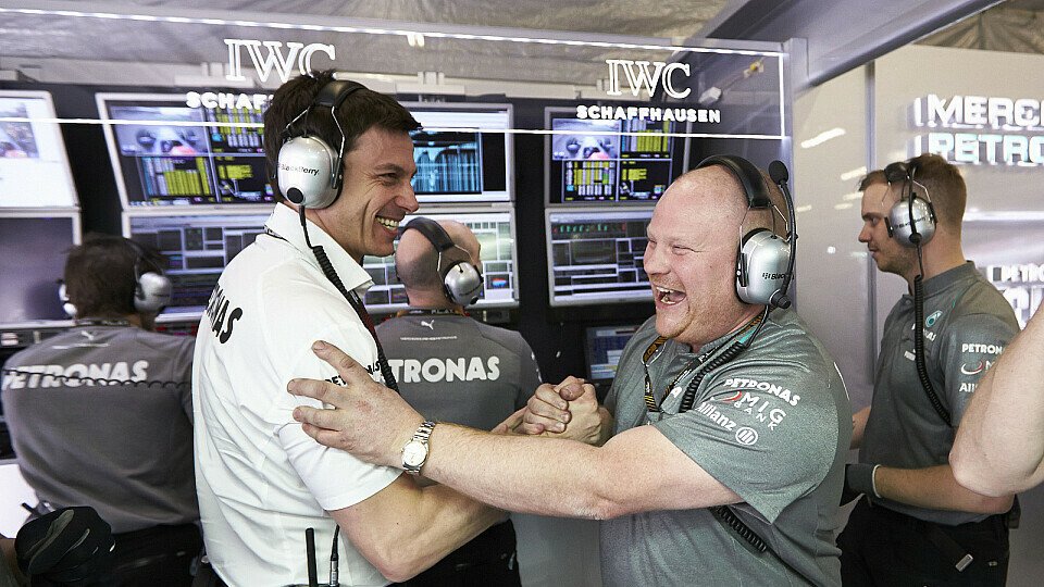 Wolff will das Team zusammenschweißen, Foto: Mercedes