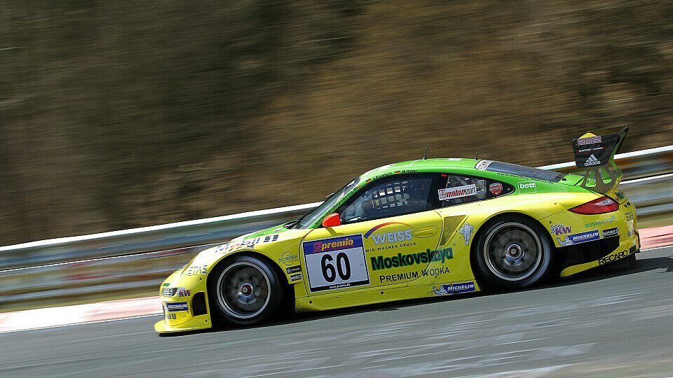 Richard Lietz startet im gelb-grünen Porsche 911 GT3 R, Foto: Jan Brucke/VLN