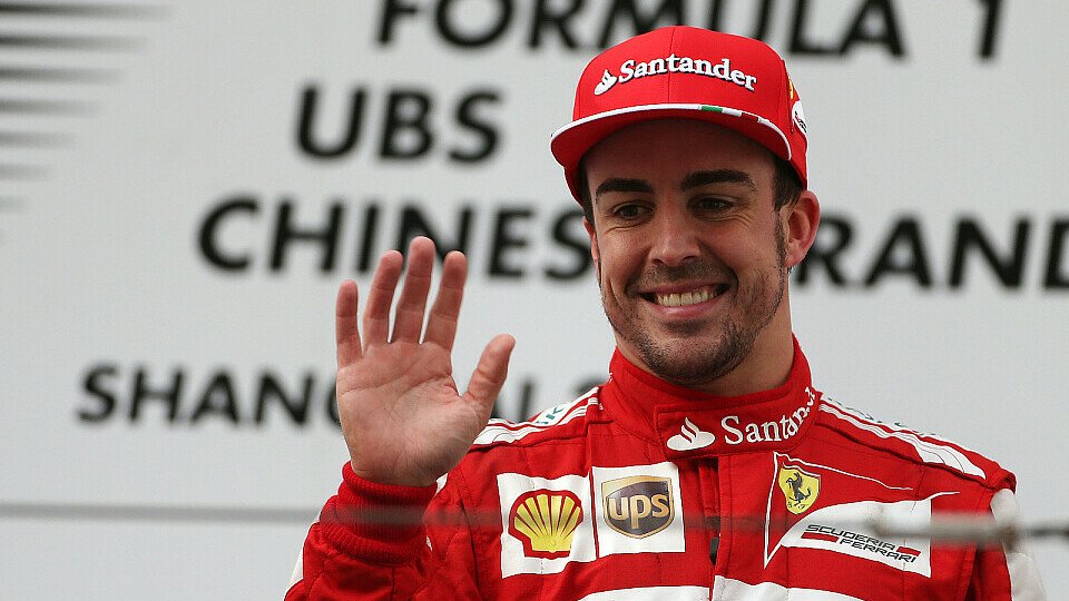 Spanischer Strahlemann: Bei Fernando Alonso war die Freude über seinen ersten Saisonsieg groß, Foto: Sutton