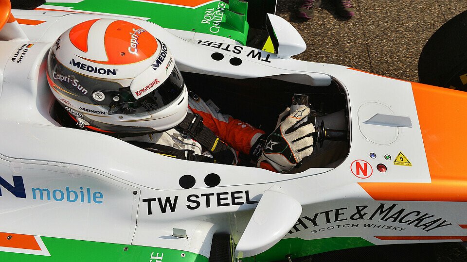 Adrian Sutil freut sich auf das Rennen in Bahrain, Foto: Sutton