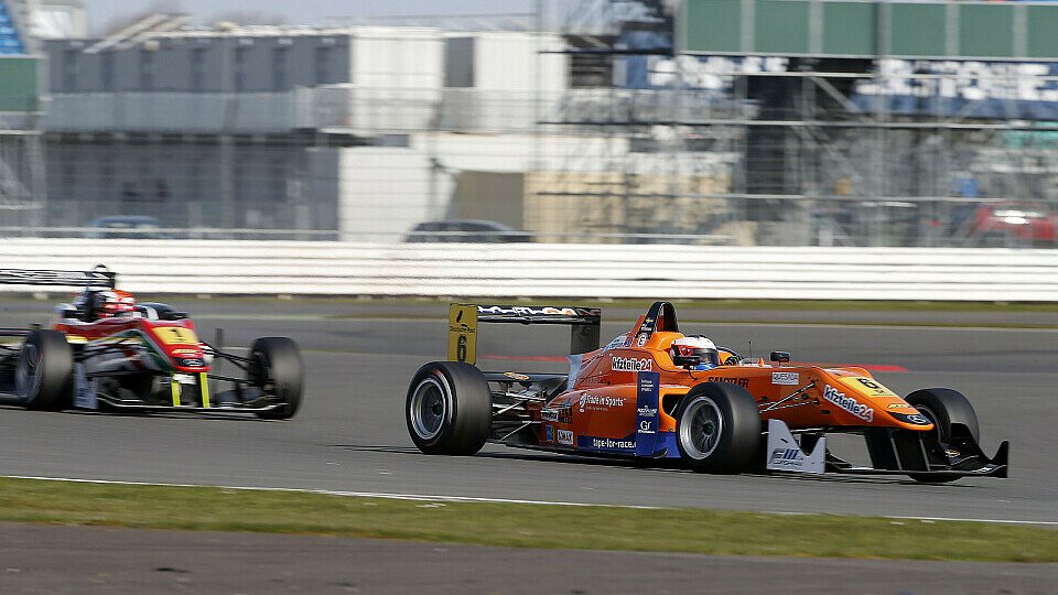 Felix Rosenqvist nutzte den guten Startplatz, Foto: FIA F3