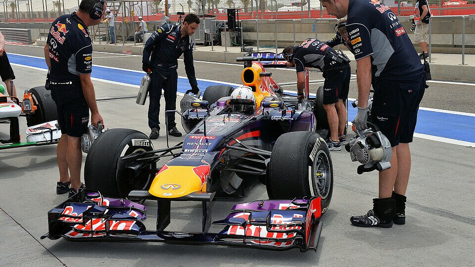 Sebastian Vettel musste in Bahrain nur Nico Rosberg den Vortritt lassen, Foto: Sutton