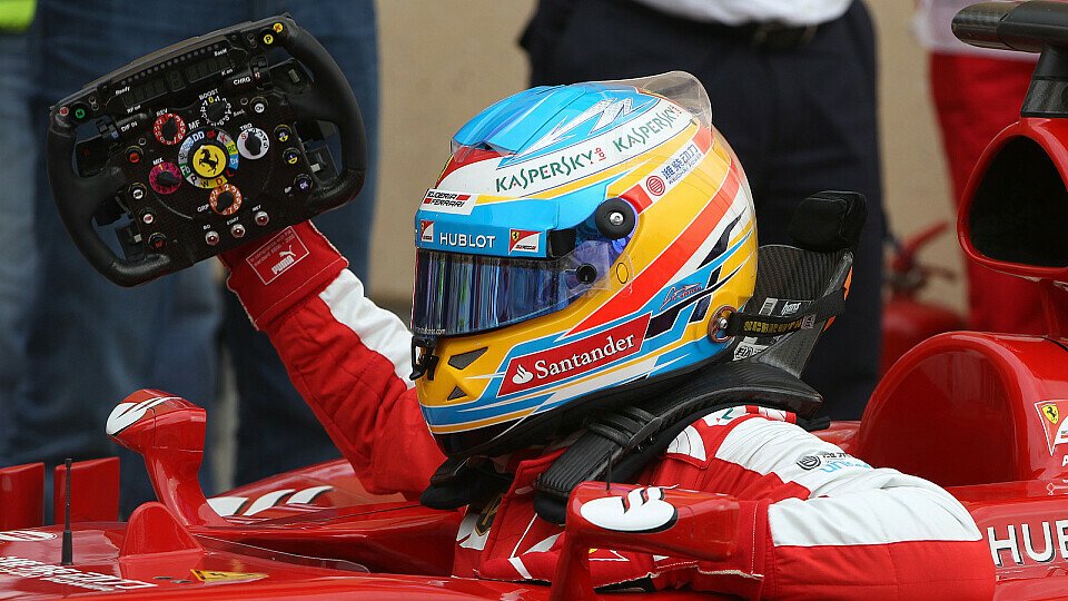 Ausgebremst: Der Traum vom Sieg war für Fernando Alonso schnell ausgeträumt, Foto: Sutton