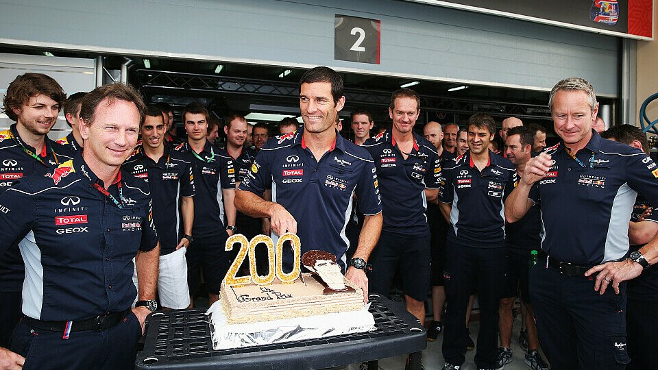 Erfahrener Mann: Zum 200. Grand Prix gab's für Webber vom Team eine Torte, Foto: Red Bull