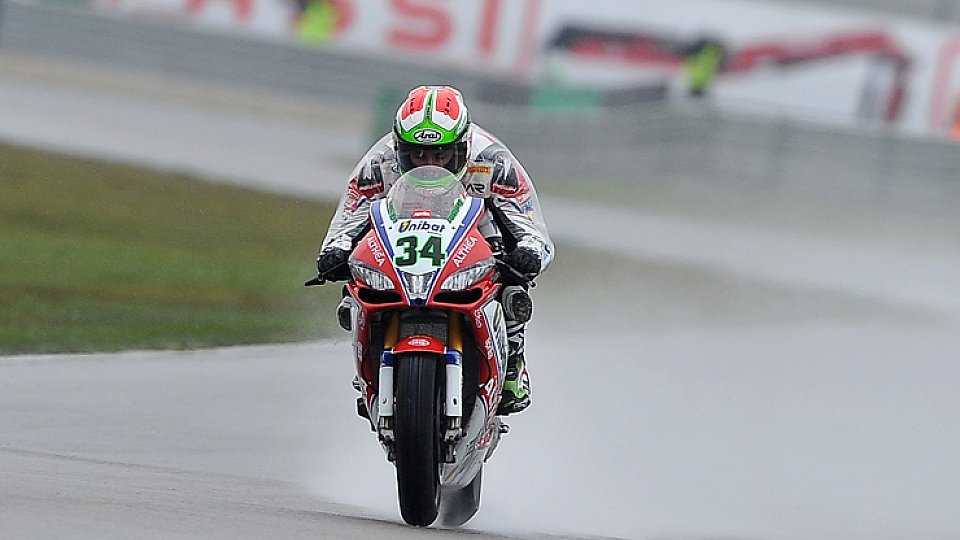 Davide Giugliano konnte seine RSV4 auf die nassen Bedingungena abstimmen, Foto: Althea Racing