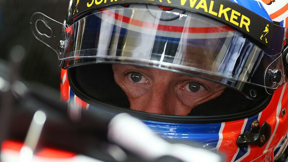 Jenson Button freut sich auf die Häuserschluchten von Monaco, Foto: Sutton