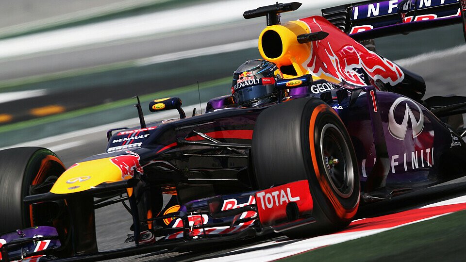 Sebastian Vettel fordert bessere Arbeit von Pirelli, Foto: Red Bull