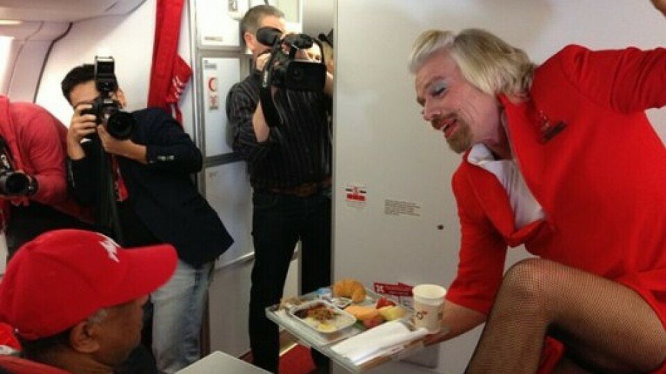 Richard Branson versuchte sich als Stewardess, Foto: Virgin