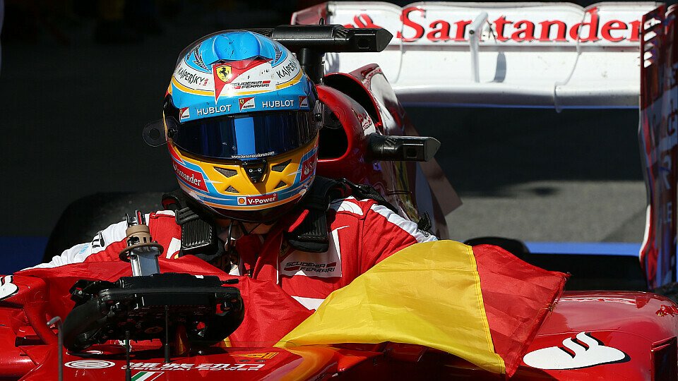 Durchatmen im Ziel: Fast wäre Alonso im ersten Stint das Gummi um die Ohren geflogen, Foto: Sutton