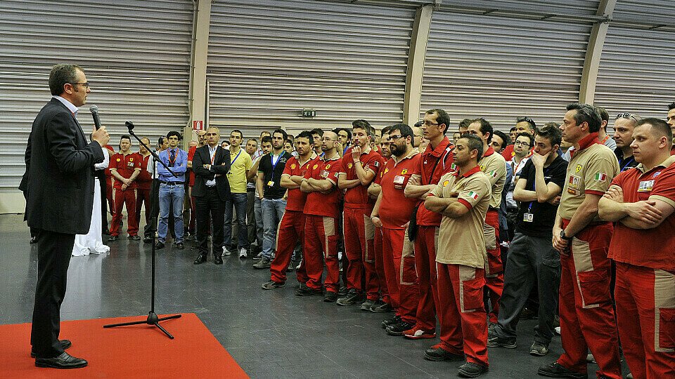 Stefano Domenicalo forderte das Team dazu auf, weiter zu kämpfen, Foto: Ferrari