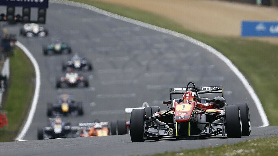 Marciello eilt von Sieg zu Sieg, Foto: FIA F3