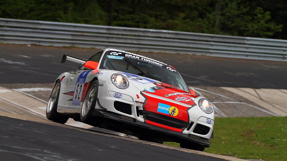 Der Porsche vom PoLe Racing Team hat nur noch Schrottwert, Foto: Patrick Funk