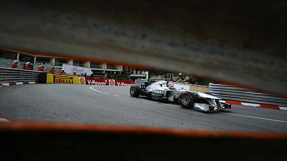 Immer eine enge Kiste: Nico Rosberg gegen Lewis Hamilton, Foto: Sutton