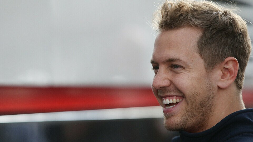 Sebastian Vettel im Fahrerlager des Rennplatzes in Monaco, Foto: Sutton