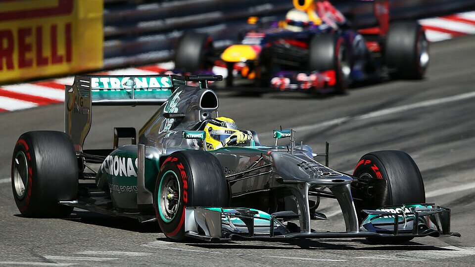 Am Sonntag besiegte Nico Rosberg Red Bull: Das Duell ging jedoch danach abseits der Piste weiter, Foto: Sutton