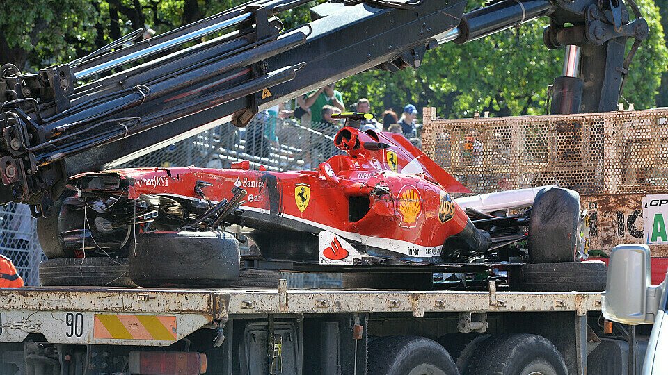 Felipe Massa krachte in die Barrieren, Foto: Sutton