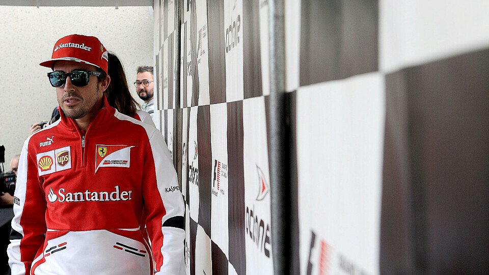 Fernando Alonso bei einem Pressetermin im Rahmen des Kanada-Grand-Prix, Foto: Sutton